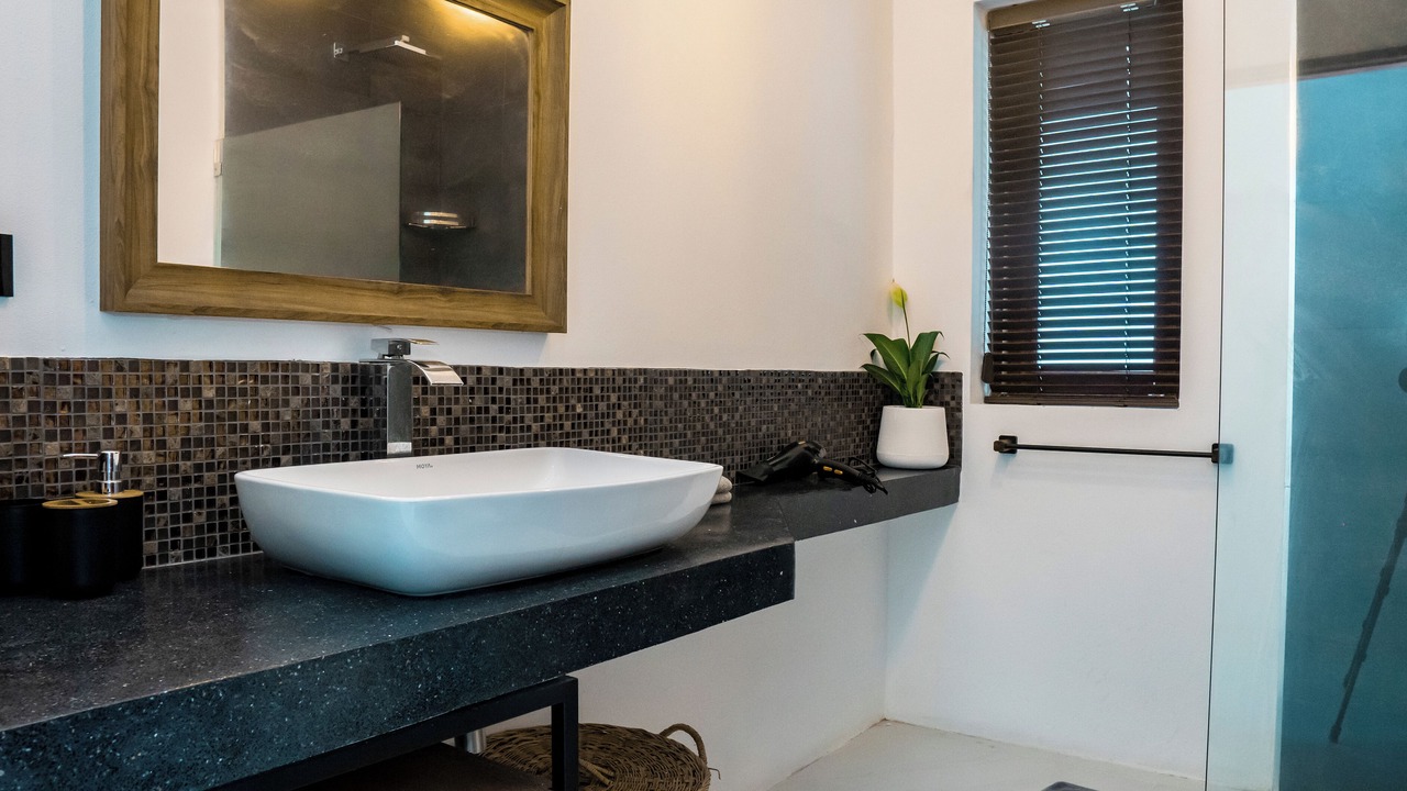 Photo of Bathroom in Wok Tum