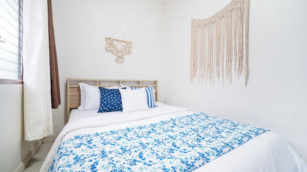 Photo of Bedroom in Pong