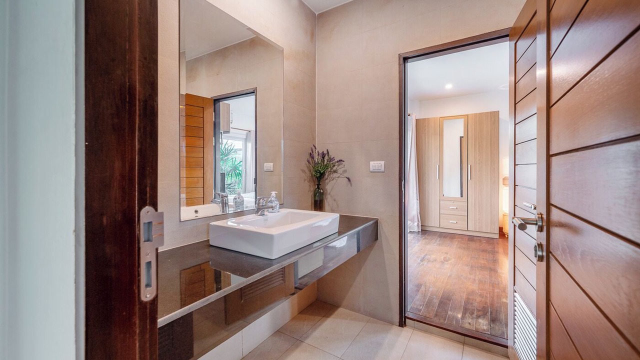 Photo of Bathroom in Pong