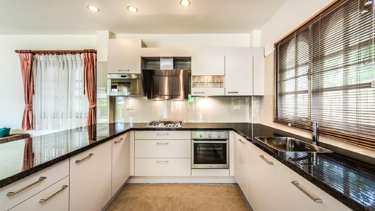 Photo of Kitchen in Moo 5