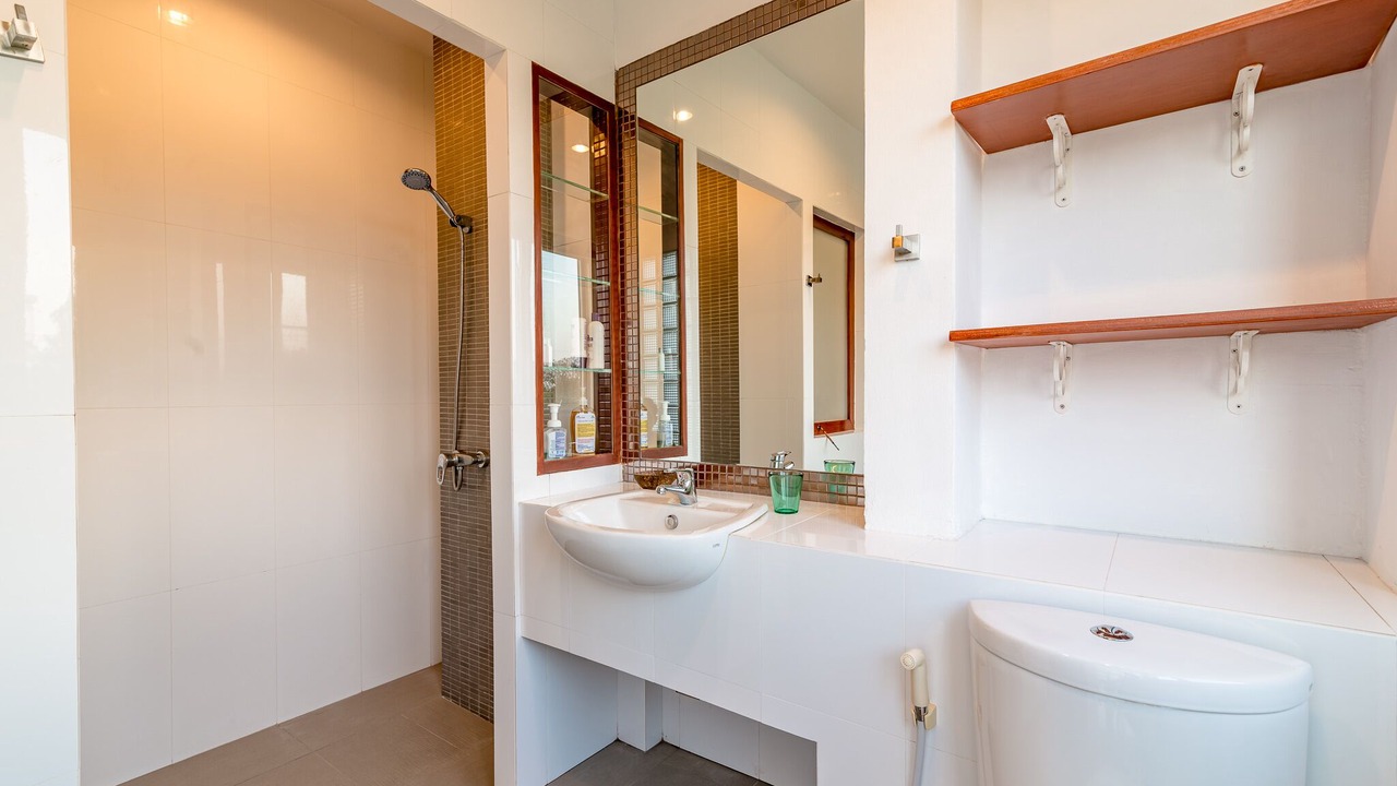 Photo of Bathroom in Sam Phraya