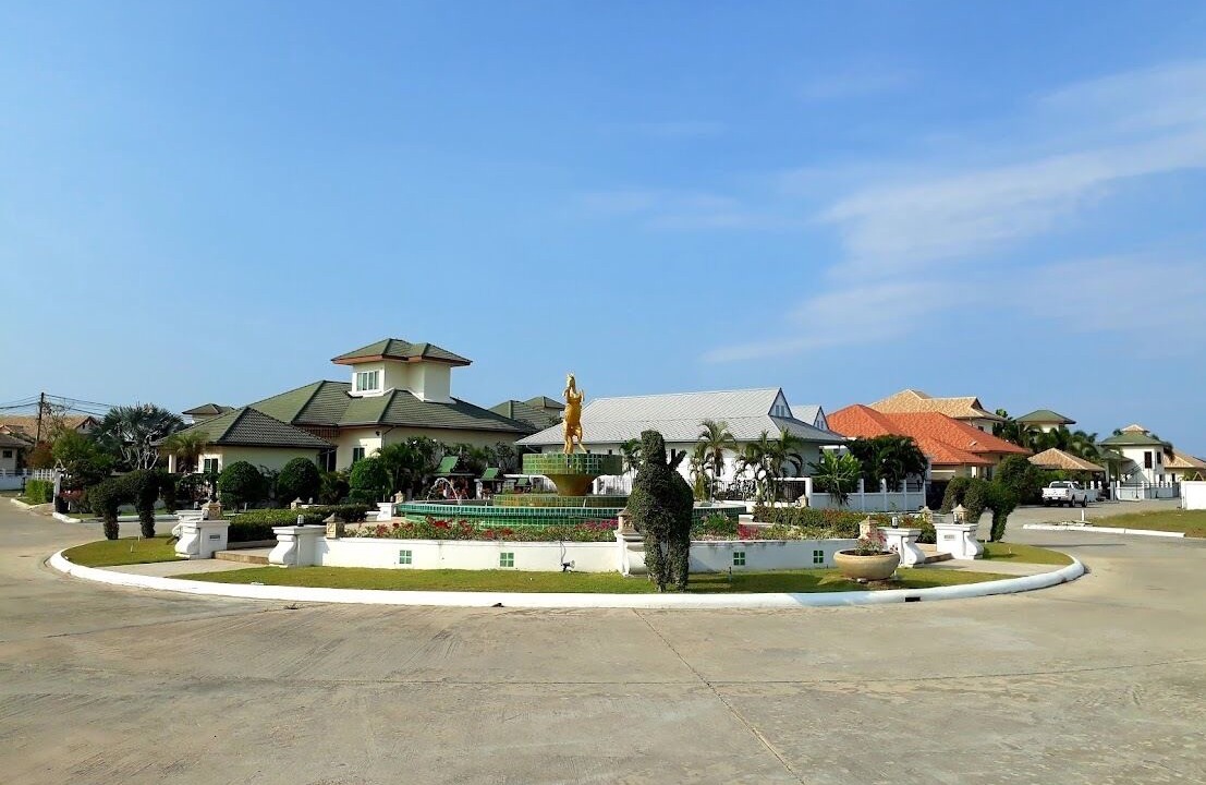 Photo of Others in Hin Lek Fai