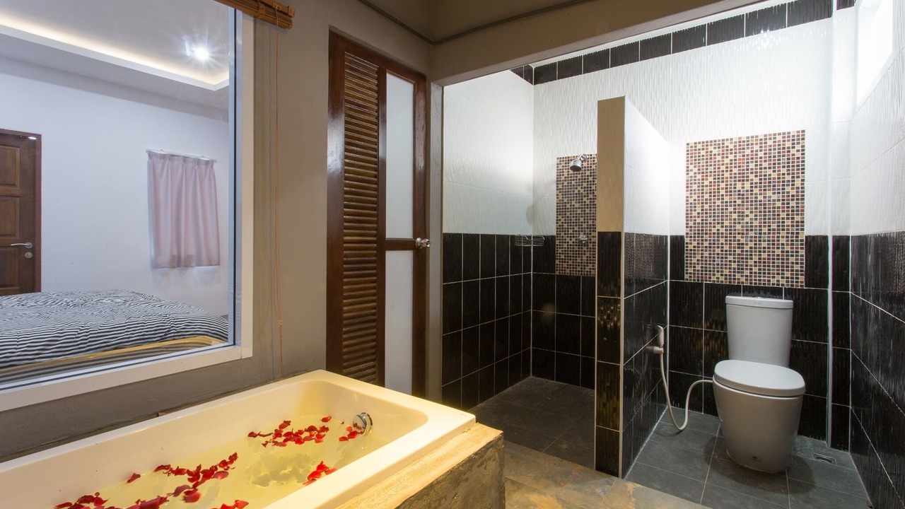 Photo of Bathroom in Phunphin