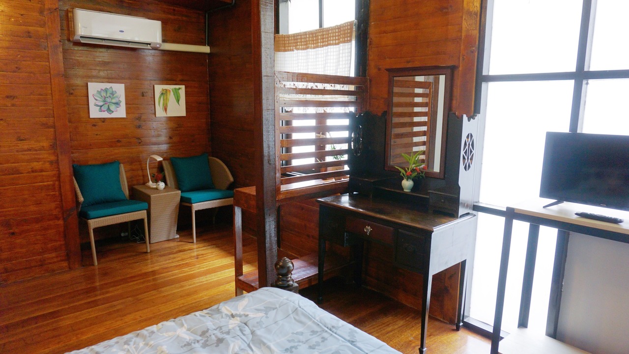 Photo of Bedroom in Samsen Nai