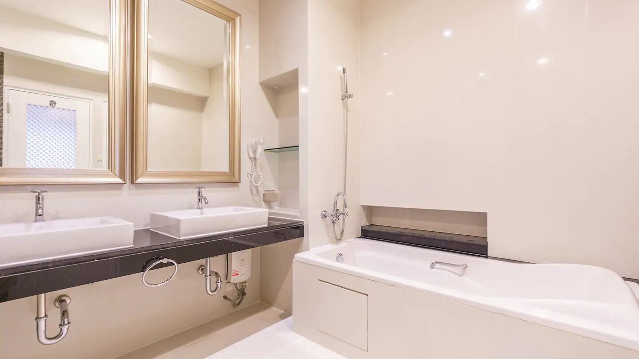 Photo of Bathroom in Khlong Toei