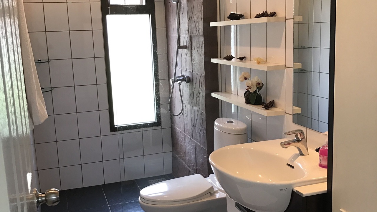 Photo of Bathroom in Kram