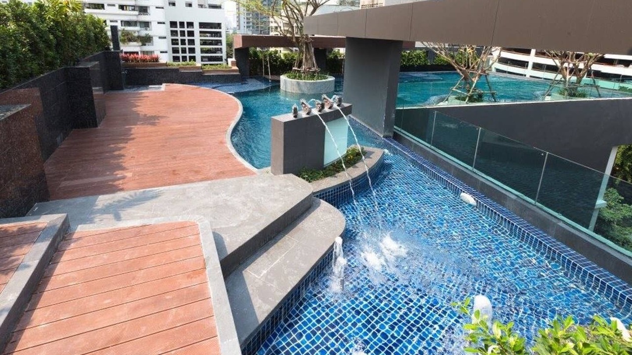Photo of Outdoor in Khlong Toei Nuea