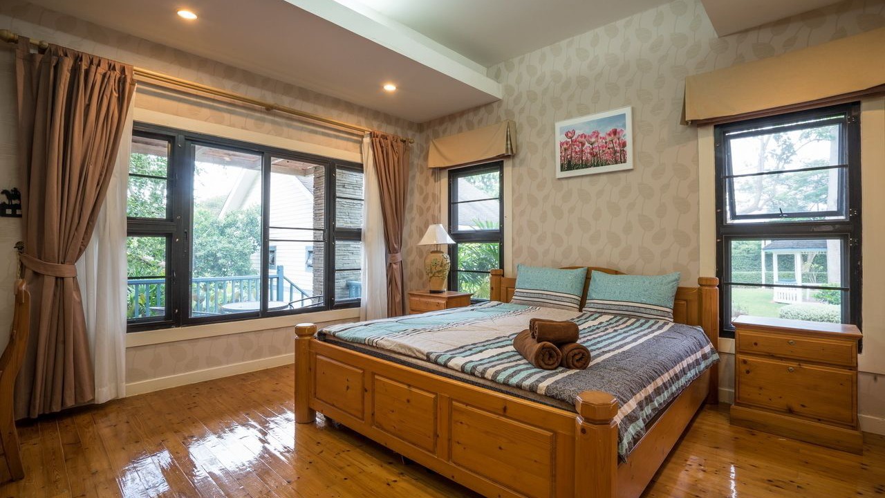 Photo of Bedroom in Khanong Phra