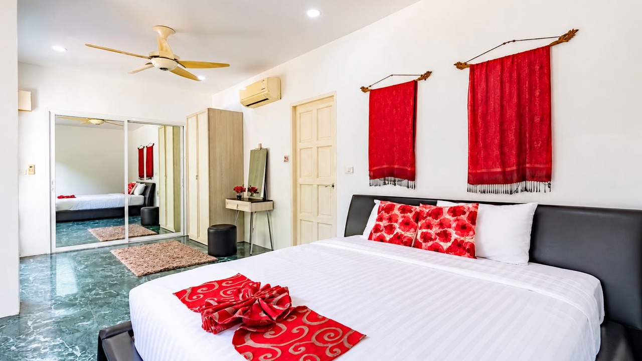 Photo of Bedroom in Chalong