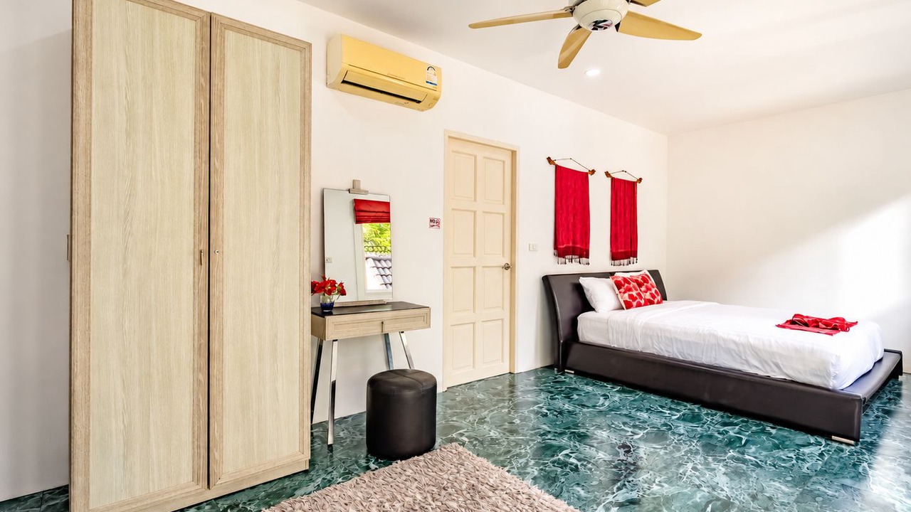 Photo of Bedroom in Chalong
