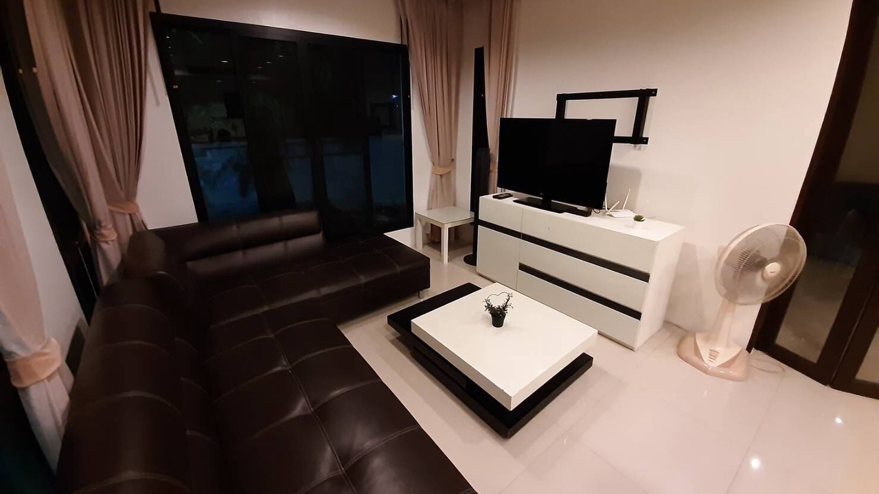 Photo of Livingroom in Tha Raeng