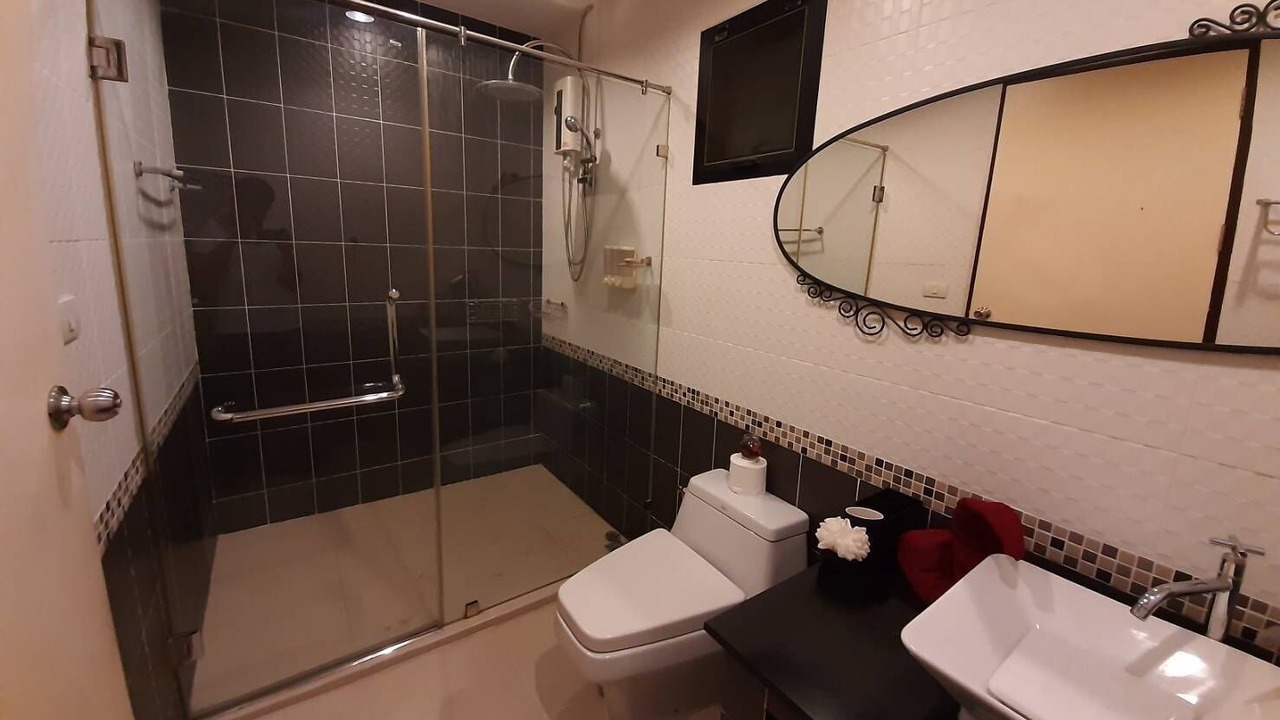 Photo of Bathroom in Tha Raeng
