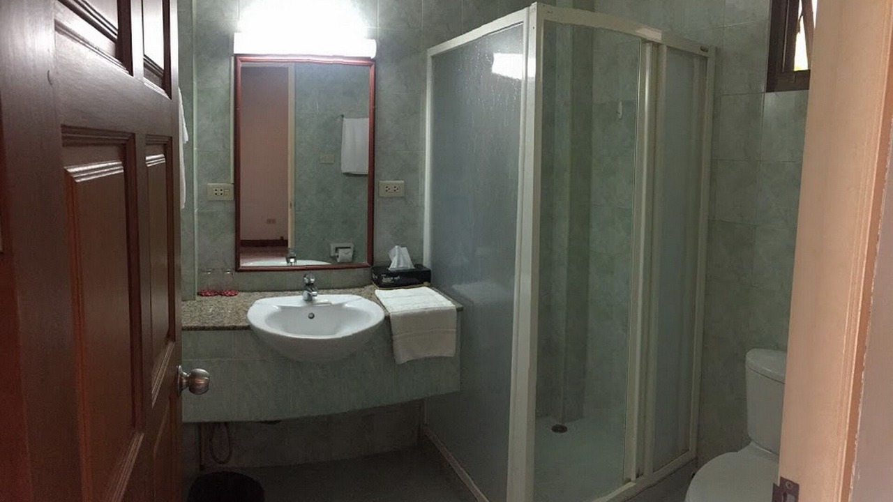 Photo of Bathroom in Pak Nam Pran
