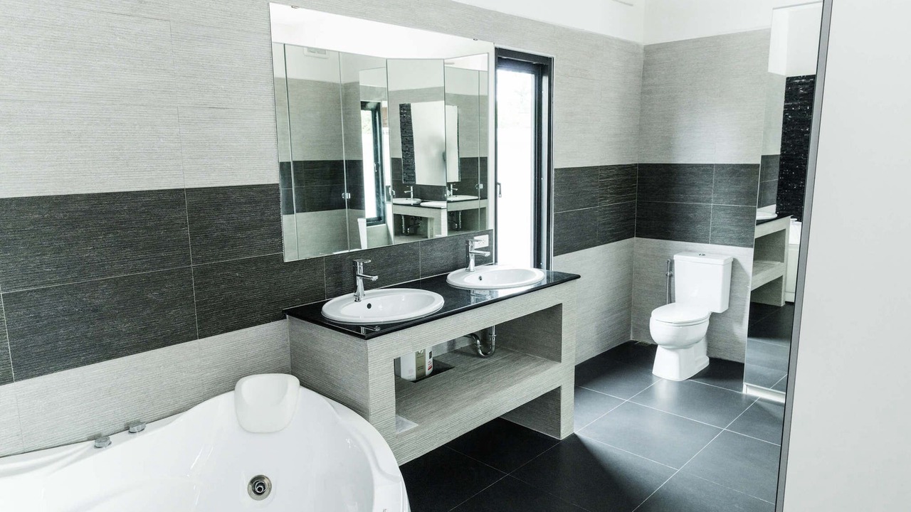 Photo of Bathroom in Pak Nam Pran