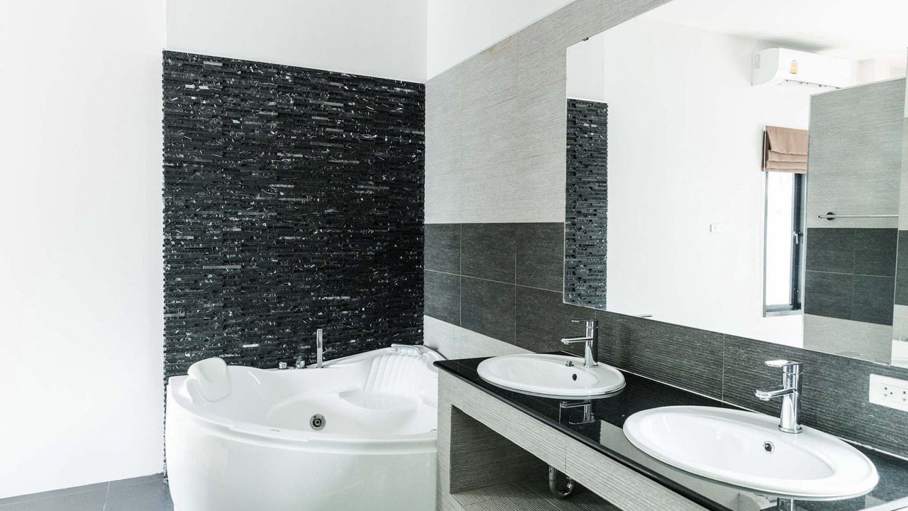 Photo of Bathroom in Pak Nam Pran