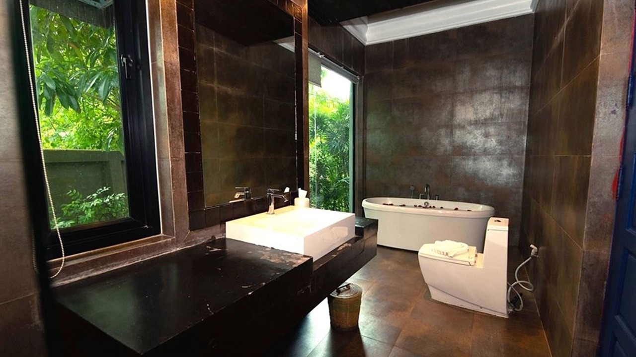 Photo of Bathroom in Pak Nam Pran