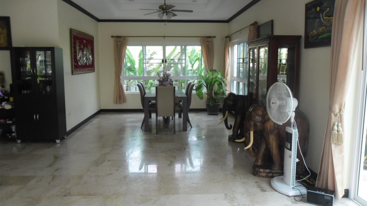 Photo of Others in Hin Lek Fai