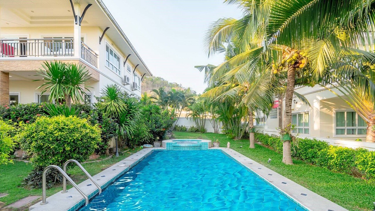 Photo of Outdoor in Hin Lek Fai