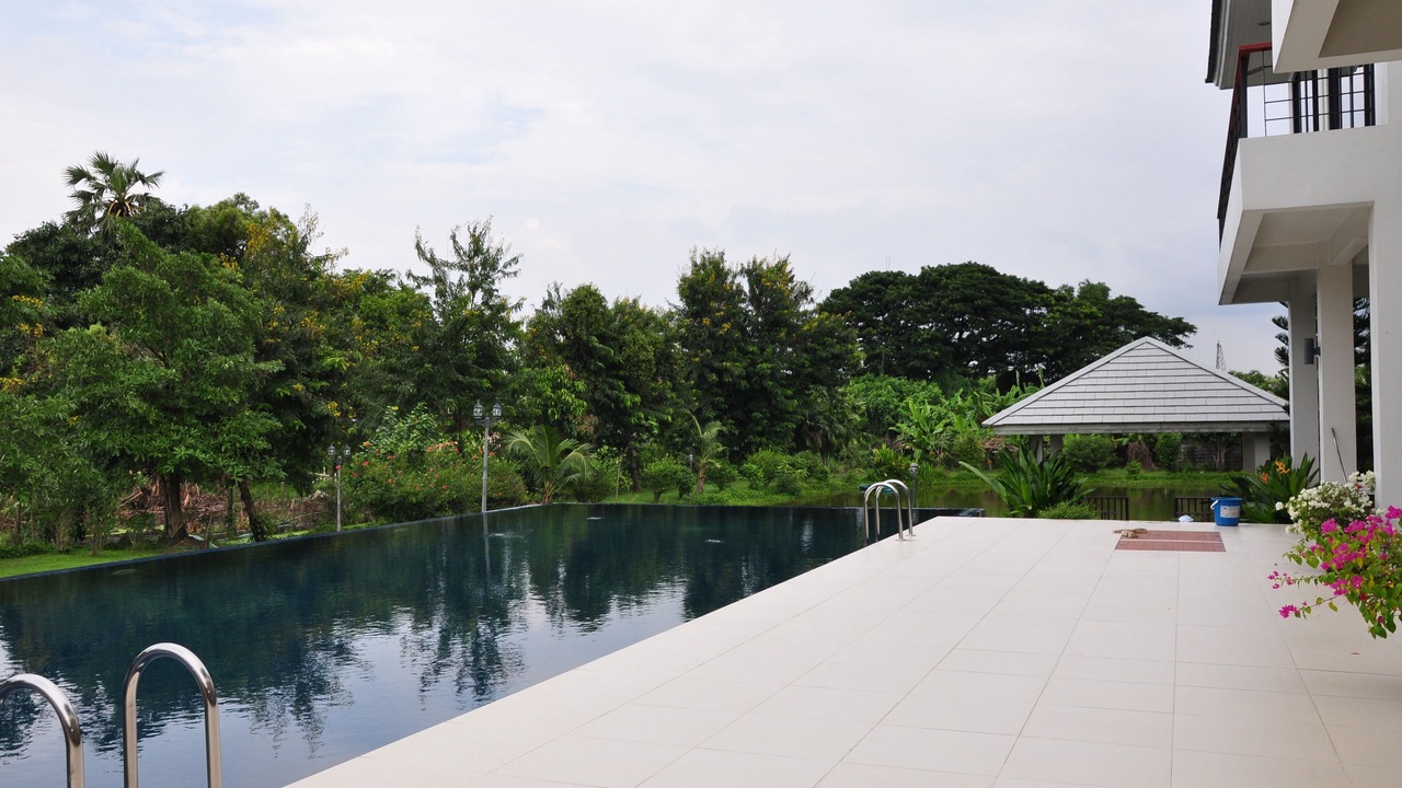 Photo of Outdoor in Saphan Sung