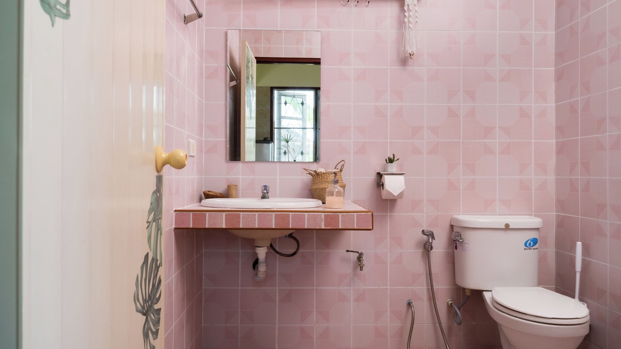 Photo of Bathroom in Wok Tum