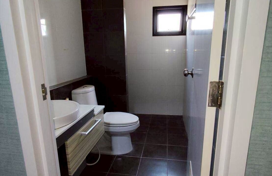 Photo of Bathroom in Don Muang