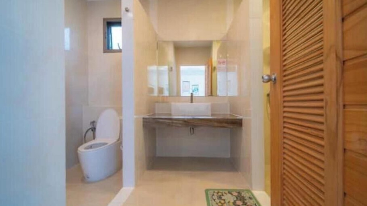 Photo of Bathroom in Koh Kaew
