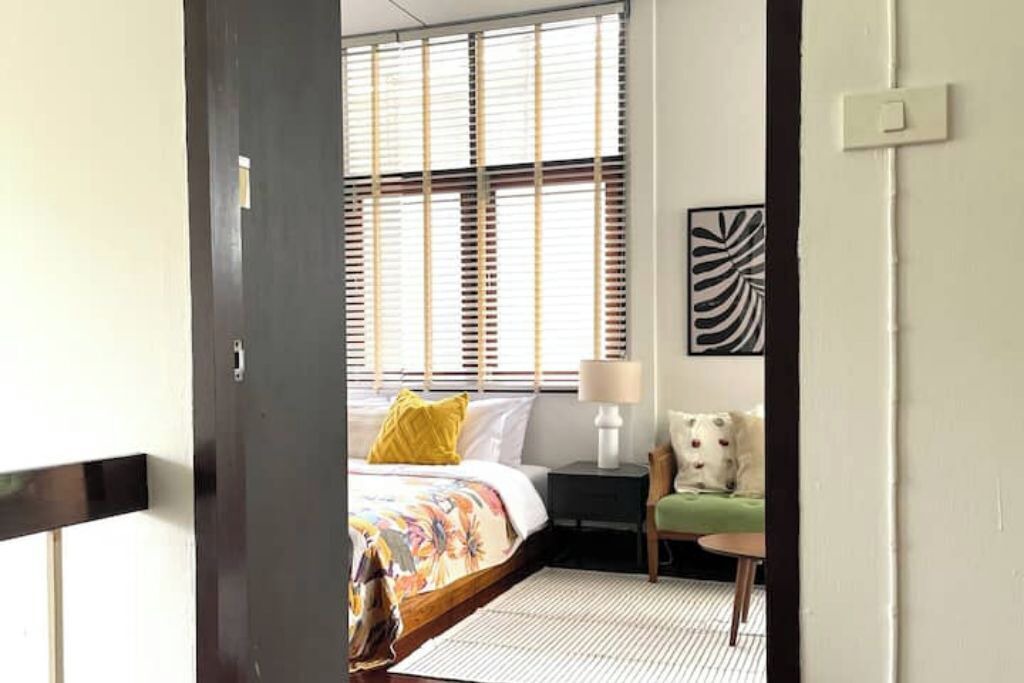 Photo of Bedroom in Samsen Nai