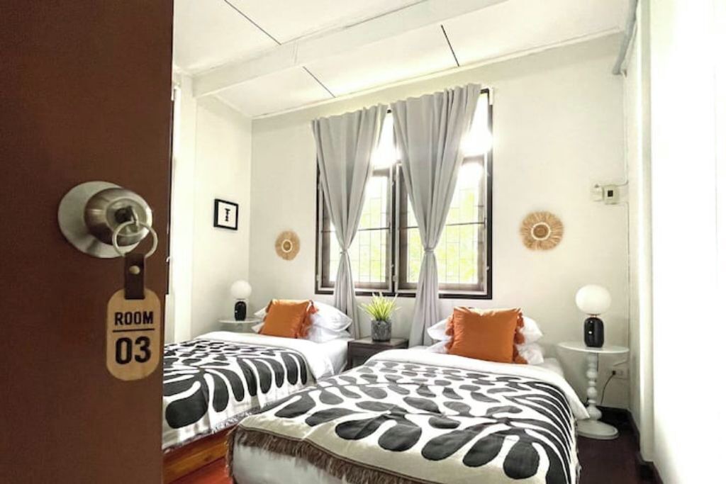 Photo of Bedroom in Samsen Nai