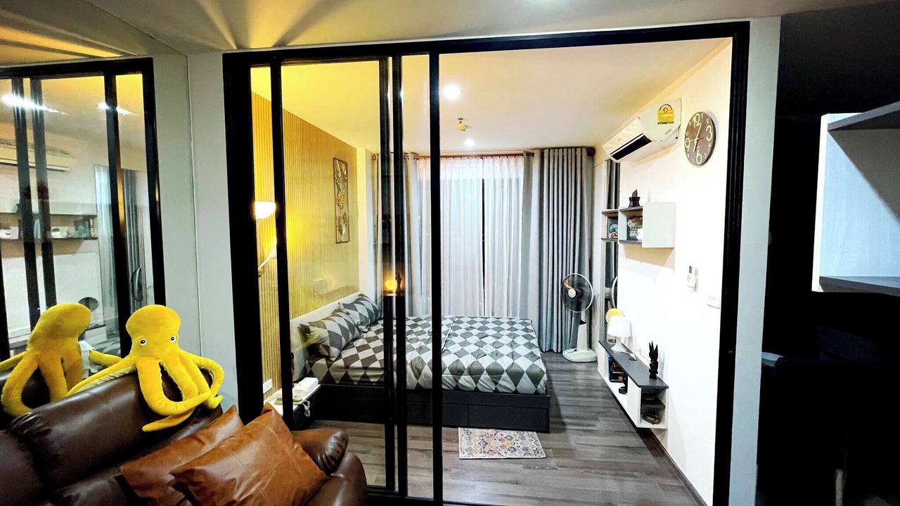 Photo of Bedroom in Phra Khanong Nuea