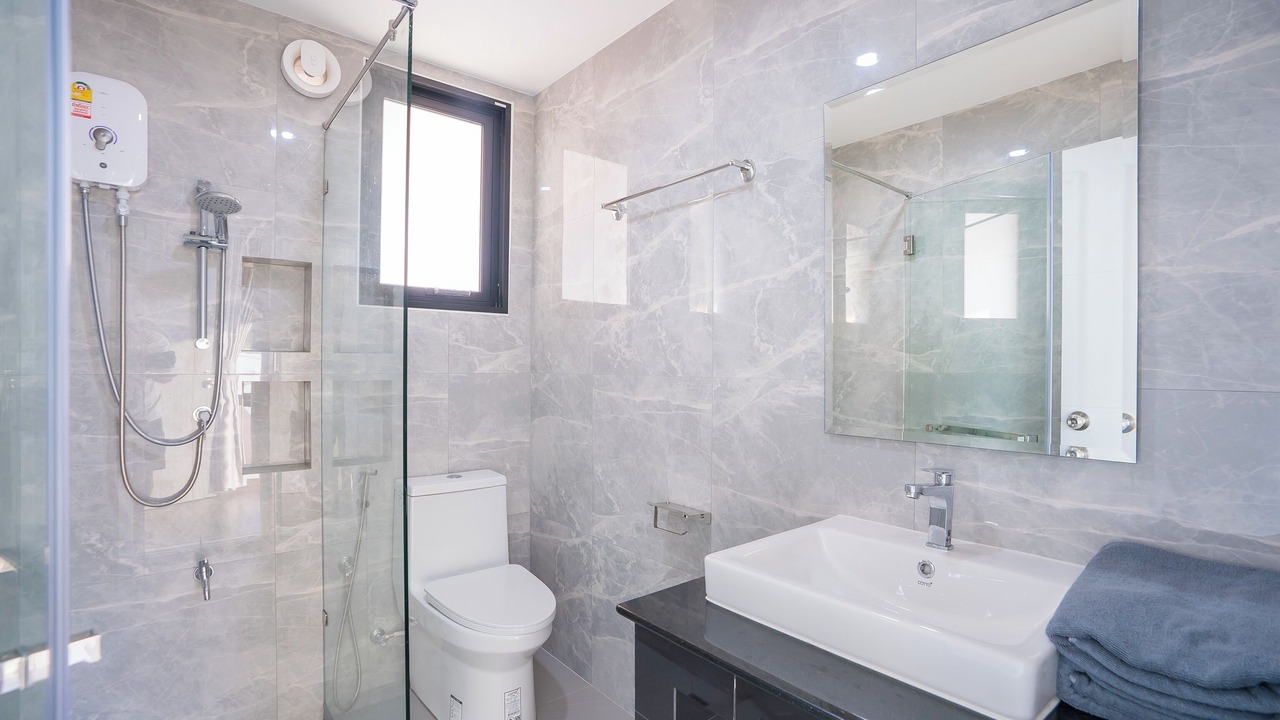 Photo of Bathroom in Pak Nam Pran