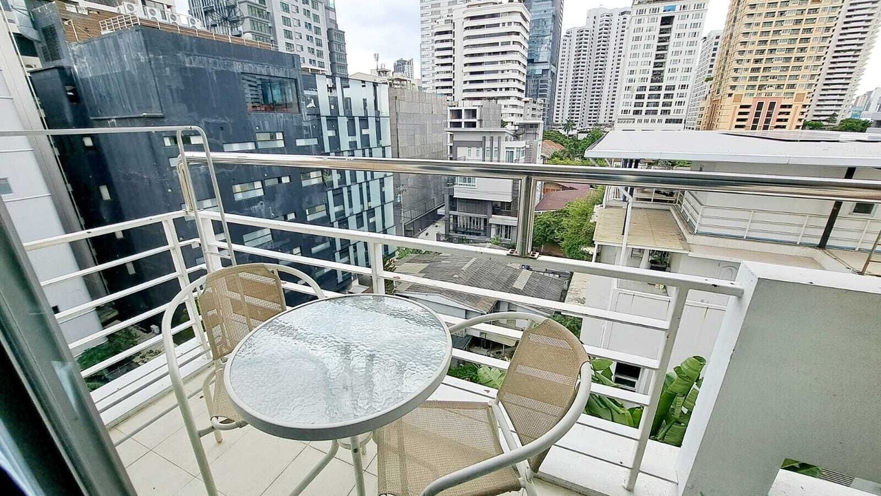 Photo of Outdoor in Khlong Toei Nuea