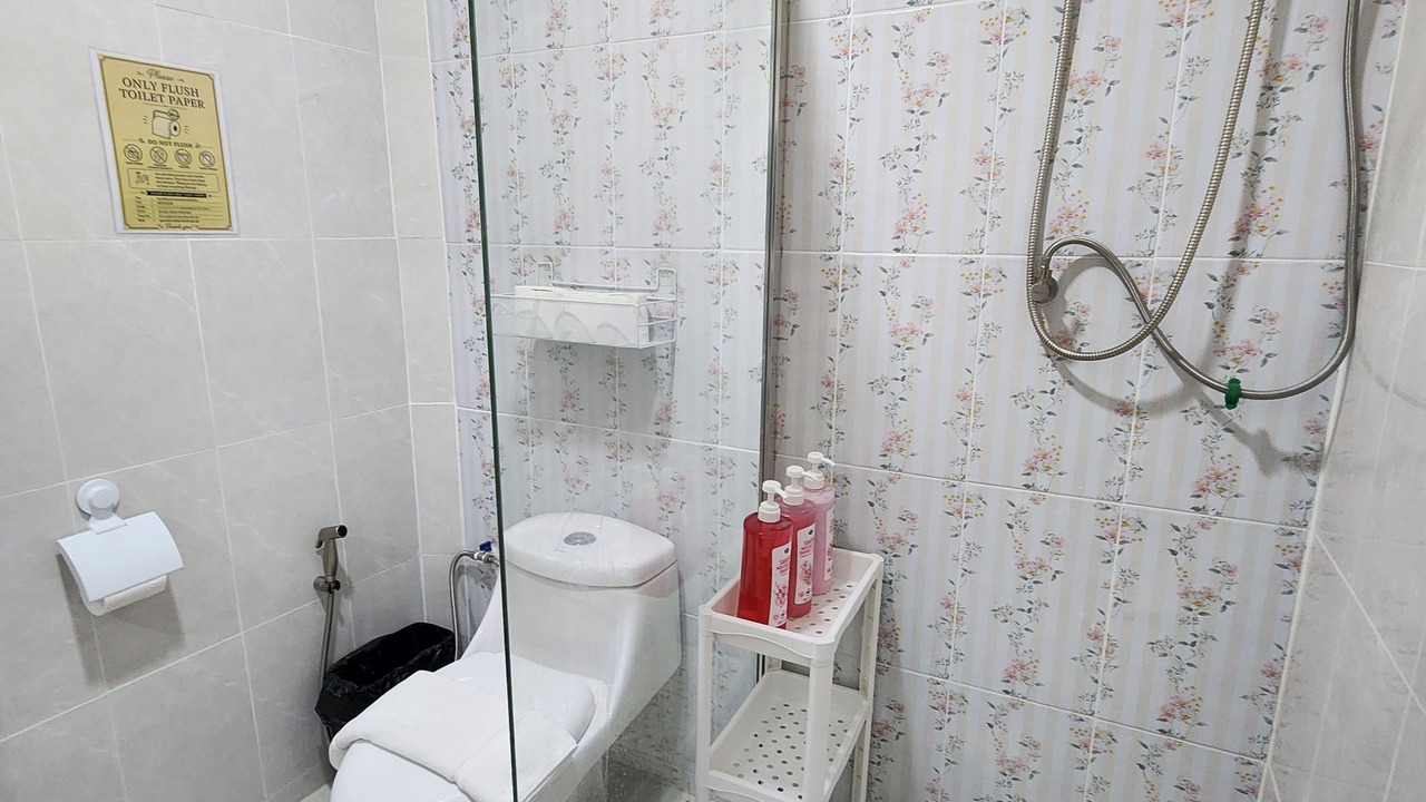 Photo of Bathroom in Yan Nawa