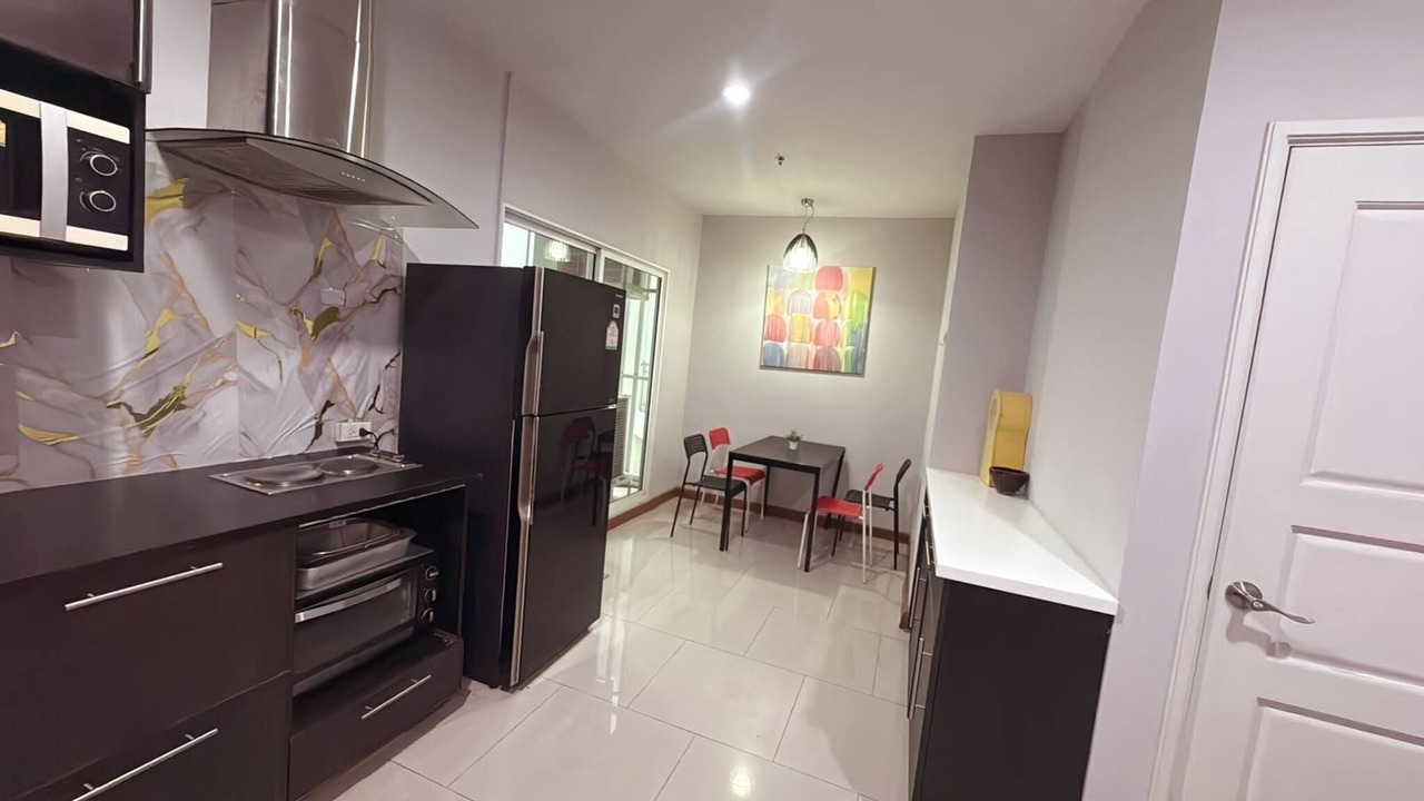 Photo of Kitchen in Huai Khwang