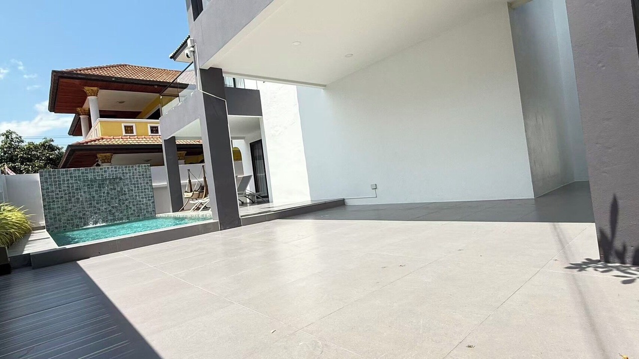 Photo of Patio Balcony in Na Kluea
