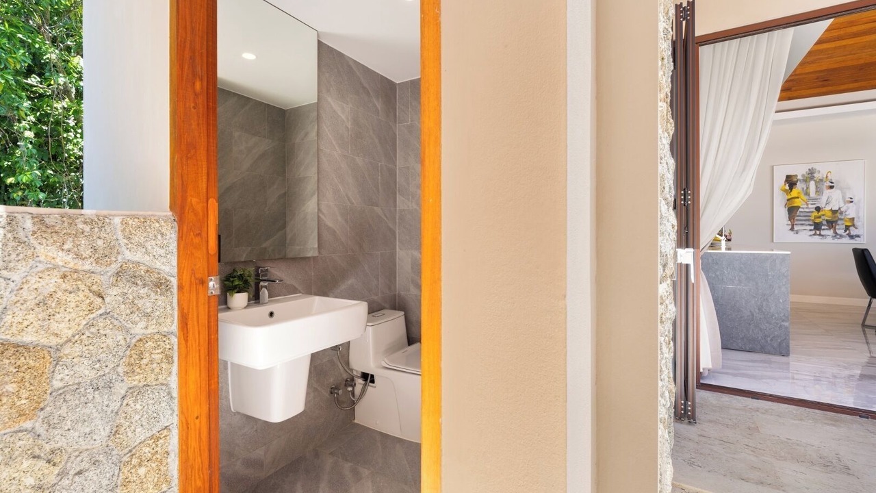 Photo of Bathroom in Maret