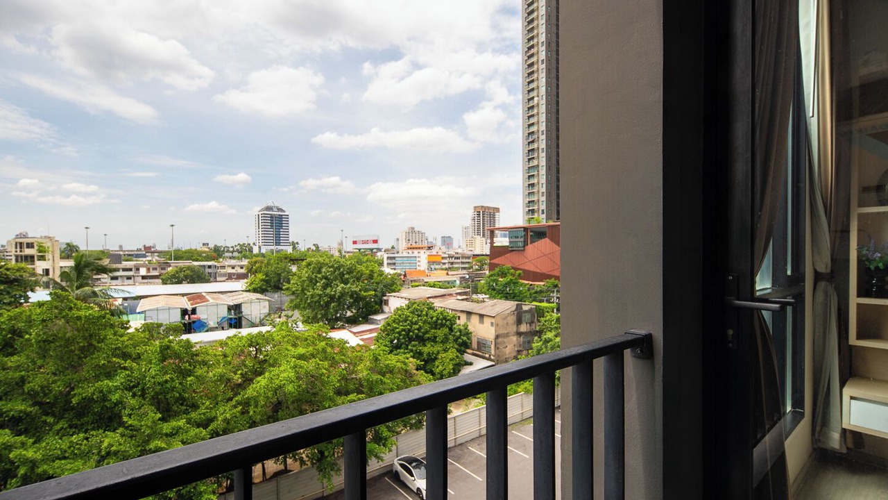 Photo of Patio Balcony in Khlong Tan Nuea