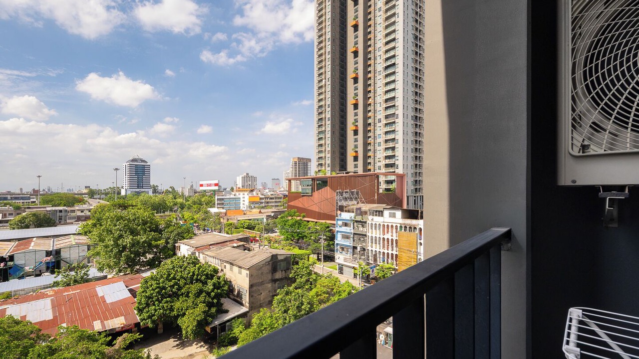 Photo of Patio Balcony in Khlong Tan Nuea