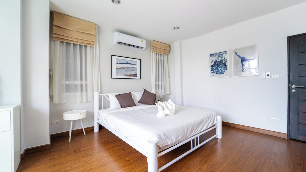 Photo of Bedroom in Phra Khanong Nuea