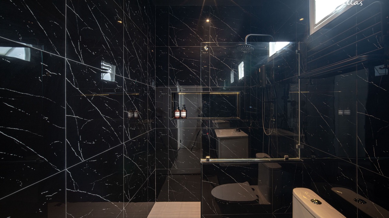 Photo of Bathroom in Chaiyasathan