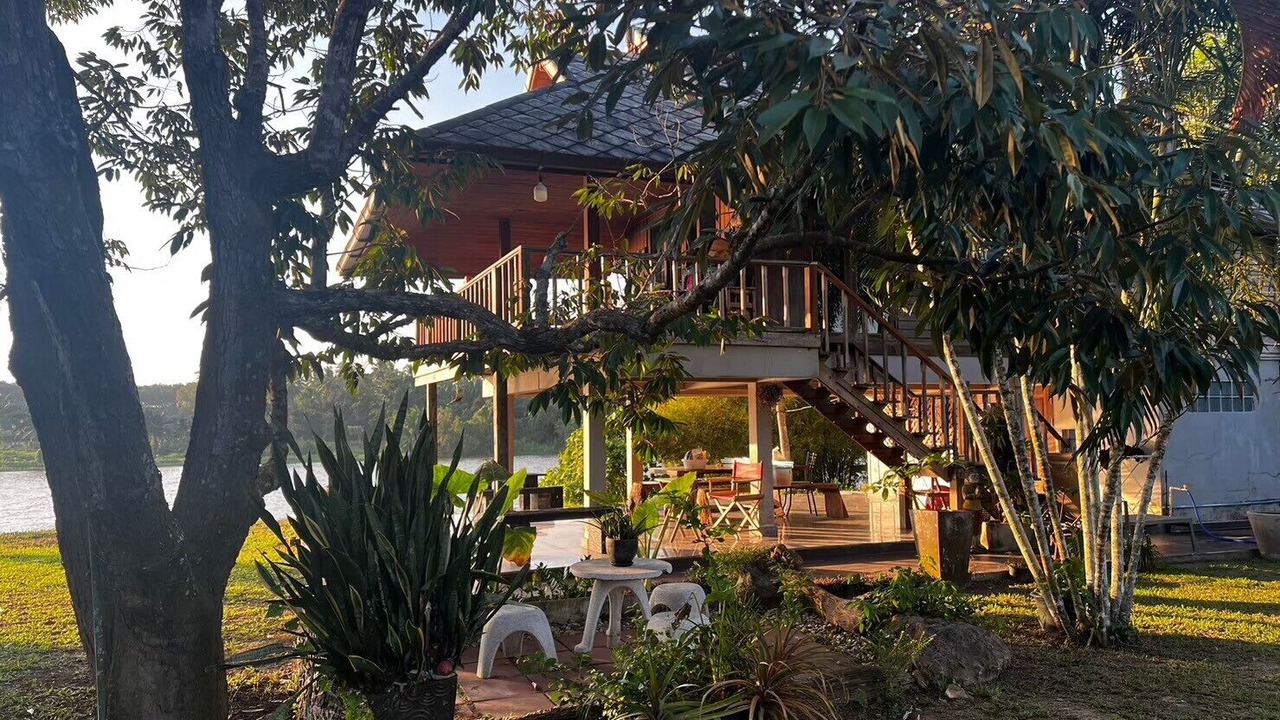 Photo of Patio Balcony in Phunphin
