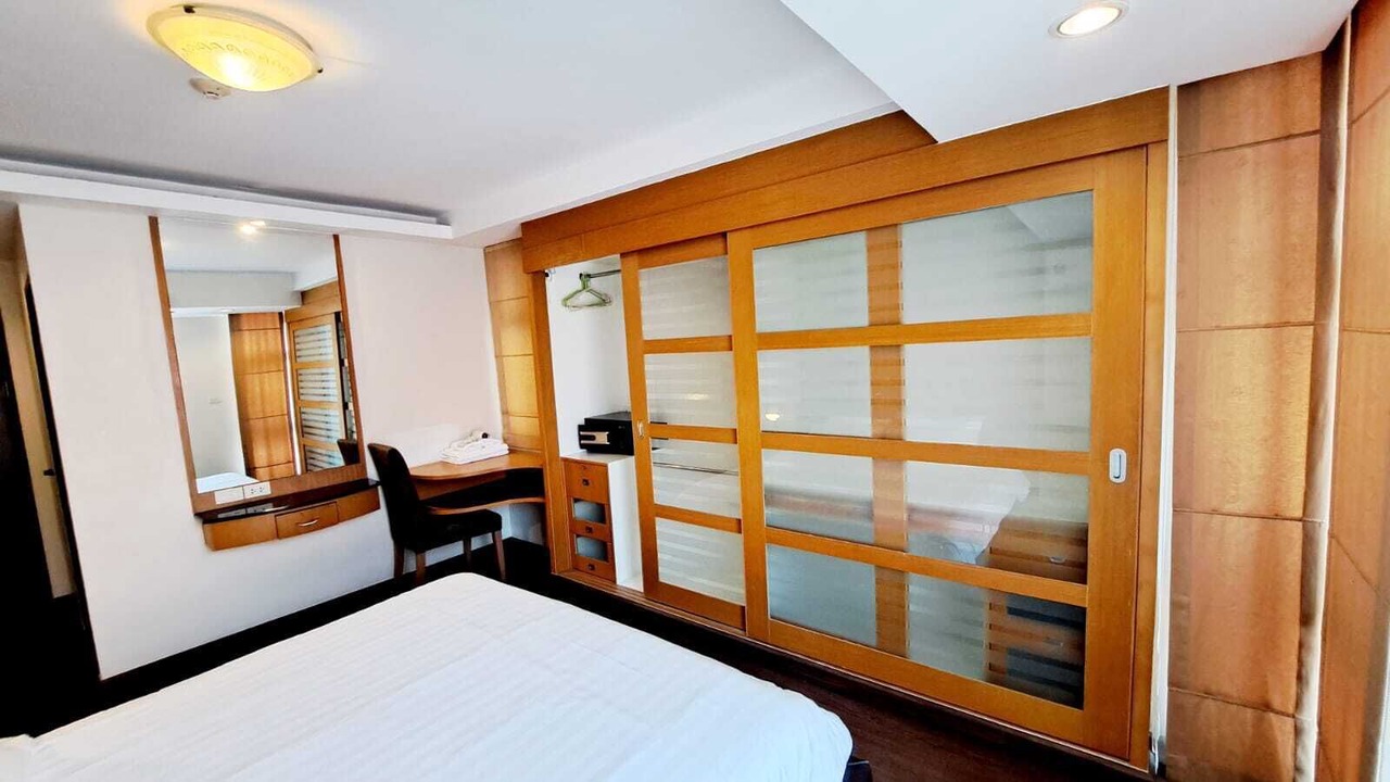 Photo of Bedroom in Khlong Toei Nuea