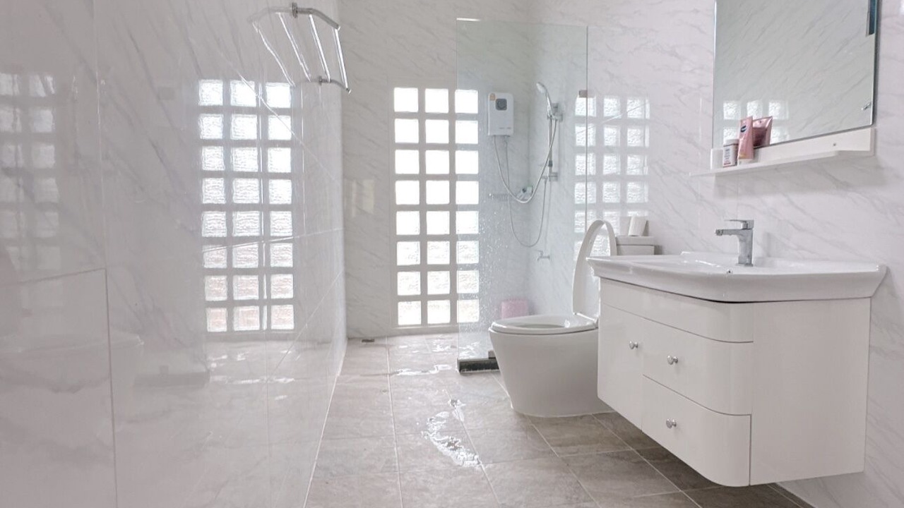 Photo of Bathroom in Mae Chan