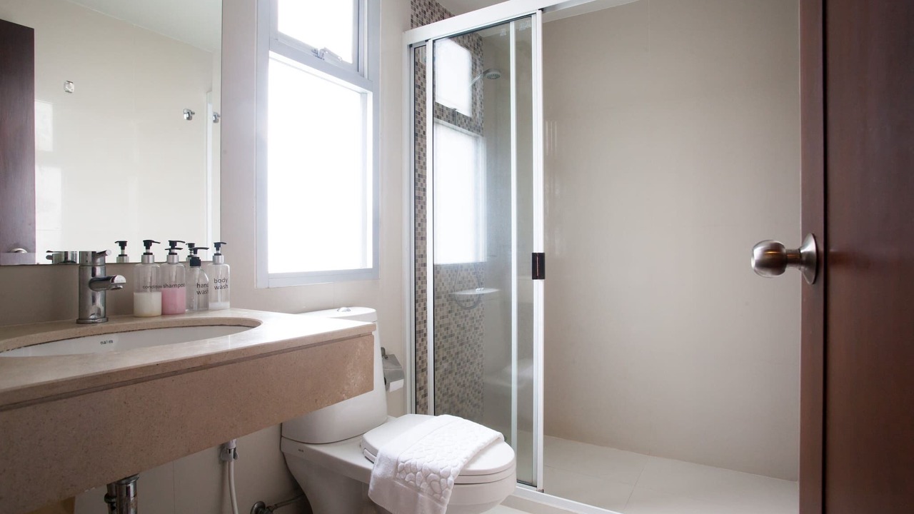 Photo of Bathroom in Khlong Toei Nuea