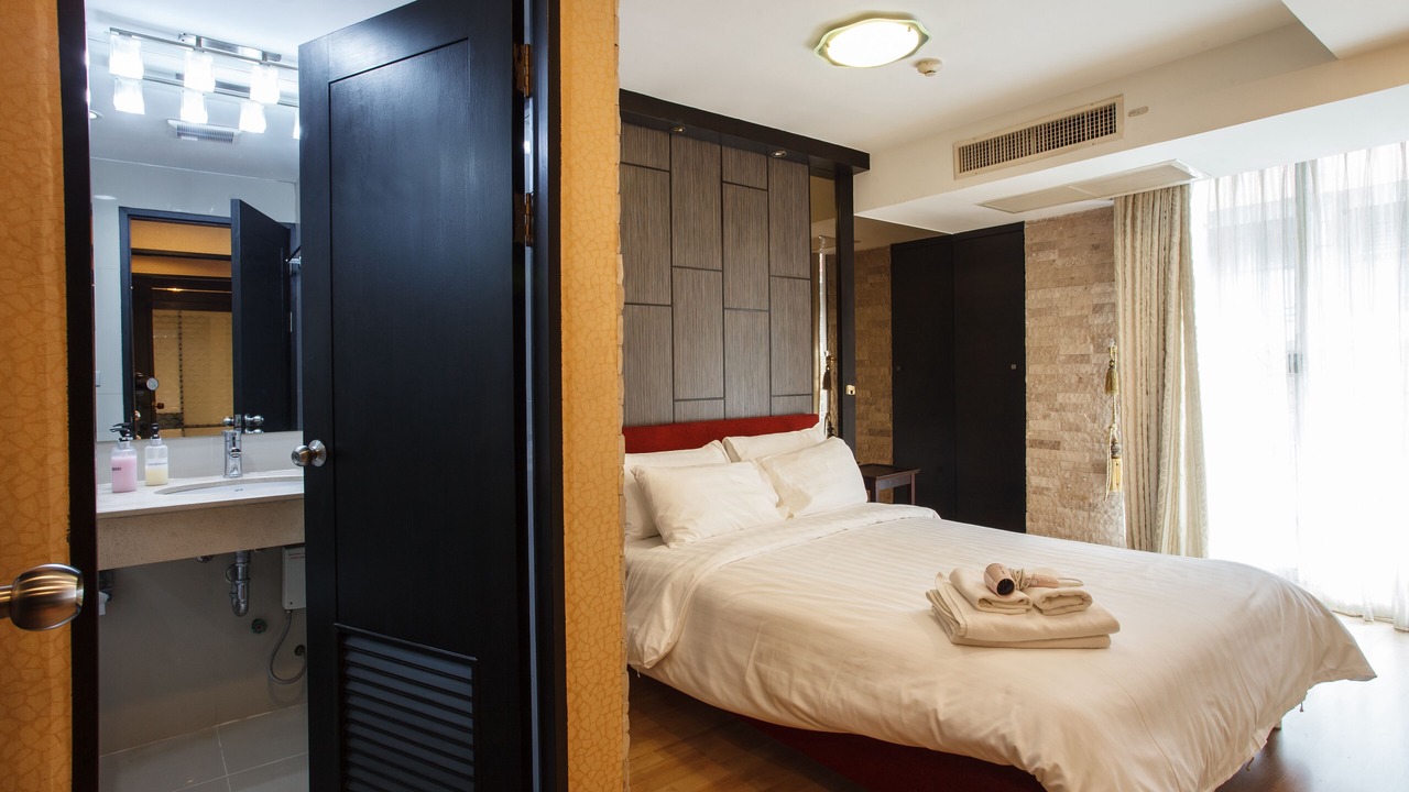 Photo of Bedroom in Khlong Toei Nuea