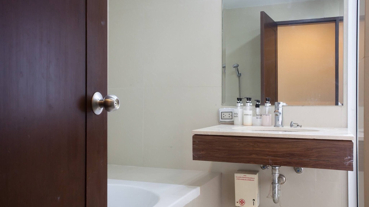 Photo of Bathroom in Khlong Toei Nuea