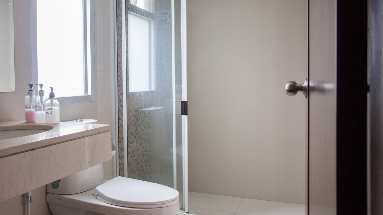 Photo of Bathroom in Khlong Toei Nuea