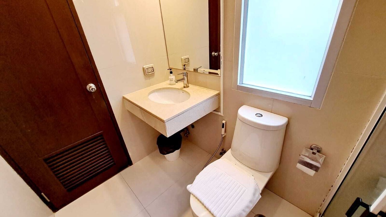 Photo of Bathroom in Khlong Toei Nuea