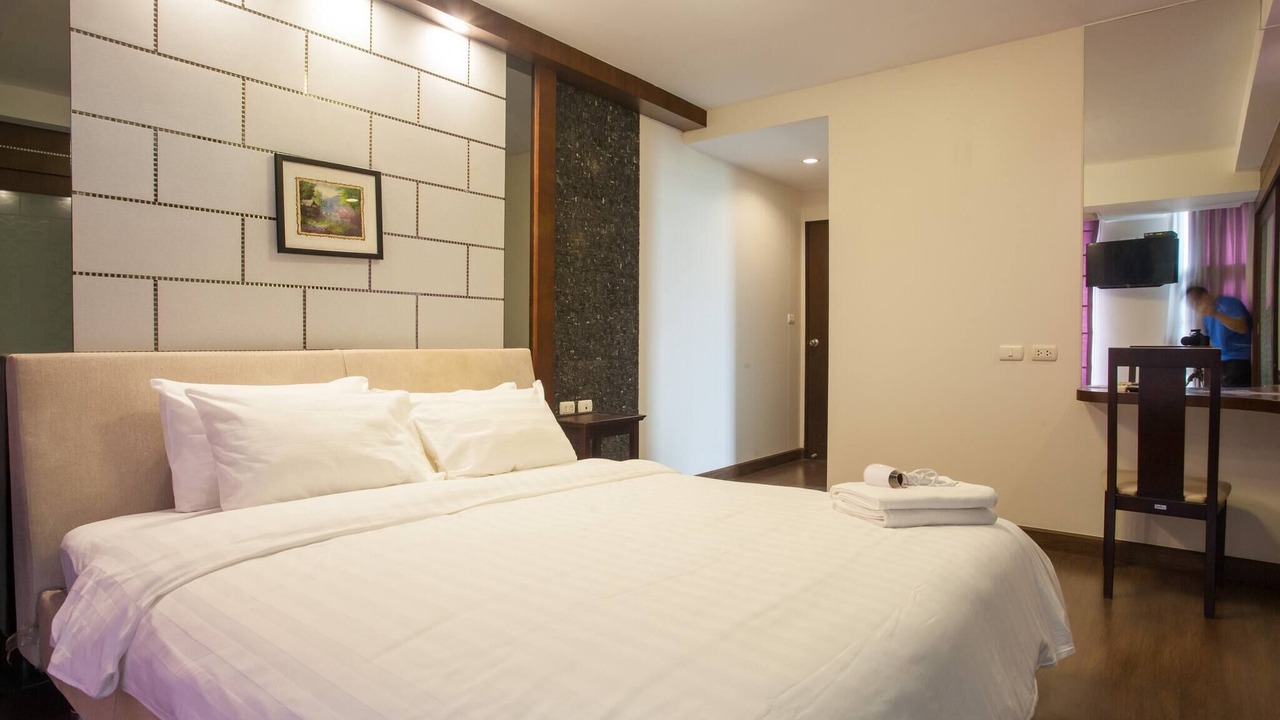 Photo of Bedroom in Khlong Toei Nuea