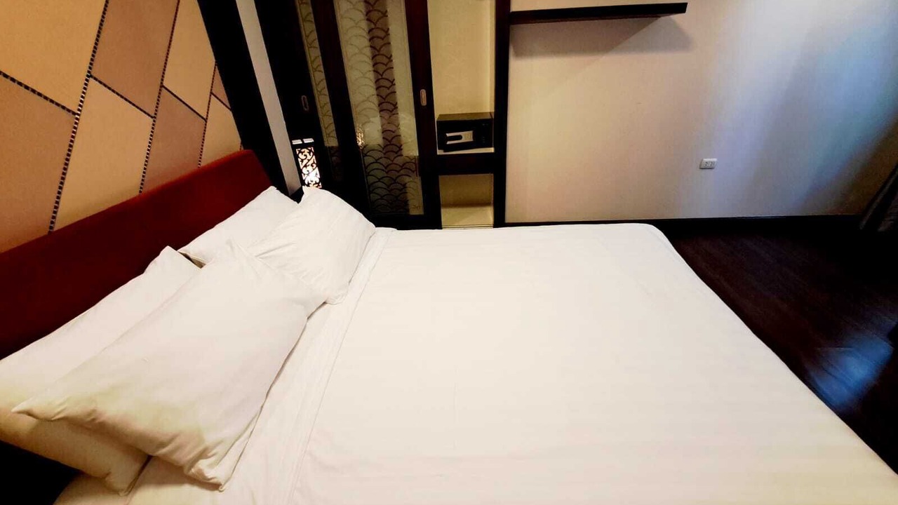 Photo of Bedroom in Khlong Toei Nuea