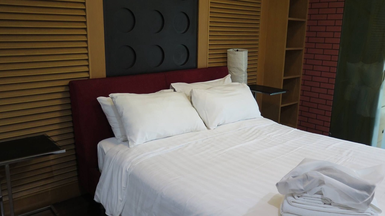 Photo of Bedroom in Khlong Toei Nuea